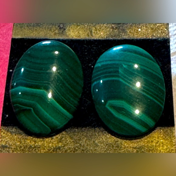 Genuine Malachite cabochon earrings w/ 14k gold posts & backs - Picture 5 of 5